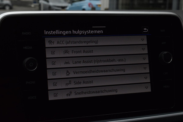 Volkswagen T-Roc 1.5 150pk TSI|ACC|Carplay|als nieuw!