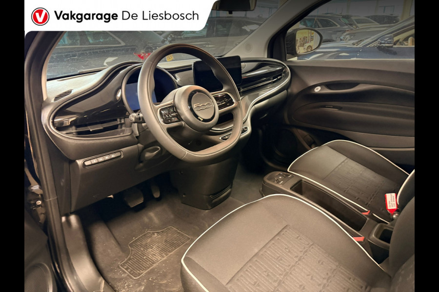 Fiat 500 E 42 kWh /Icon/ airco / carplay