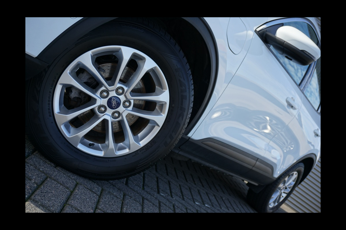Ford Kuga 2.5 PHEV Titanium | PANO | WINTERPACK | HEAD UP | CARPLAY
