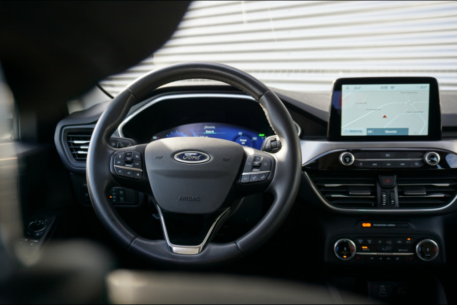 Ford Kuga 2.5 PHEV Titanium | PANO | WINTERPACK | HEAD UP | CARPLAY