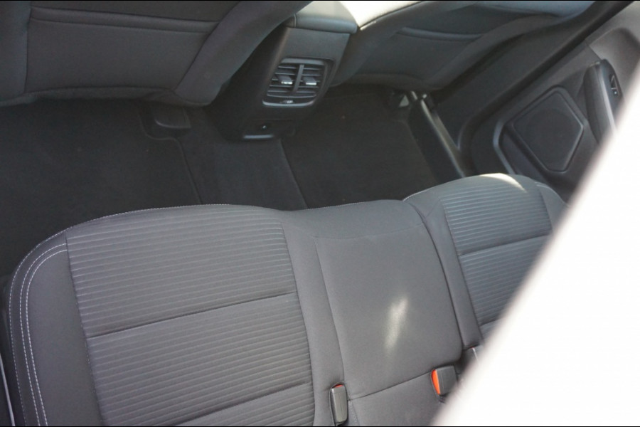 Ford Kuga 2.5 PHEV Titanium | PANO | WINTERPACK | HEAD UP | CARPLAY