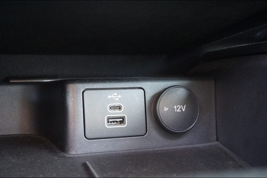 Ford Kuga 2.5 PHEV Titanium | PANO | WINTERPACK | HEAD UP | CARPLAY