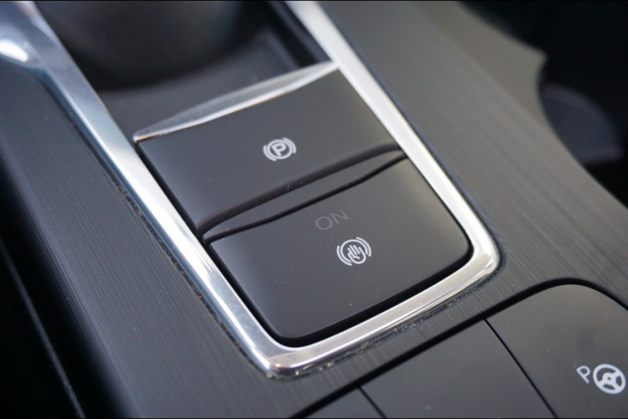 Ford Kuga 2.5 PHEV Titanium | PANO | WINTERPACK | HEAD UP | CARPLAY