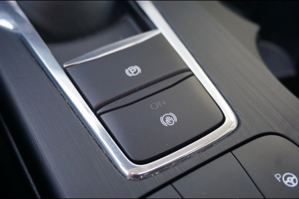 Ford Kuga 2.5 PHEV Titanium | PANO | WINTERPACK | HEAD UP | CARPLAY
