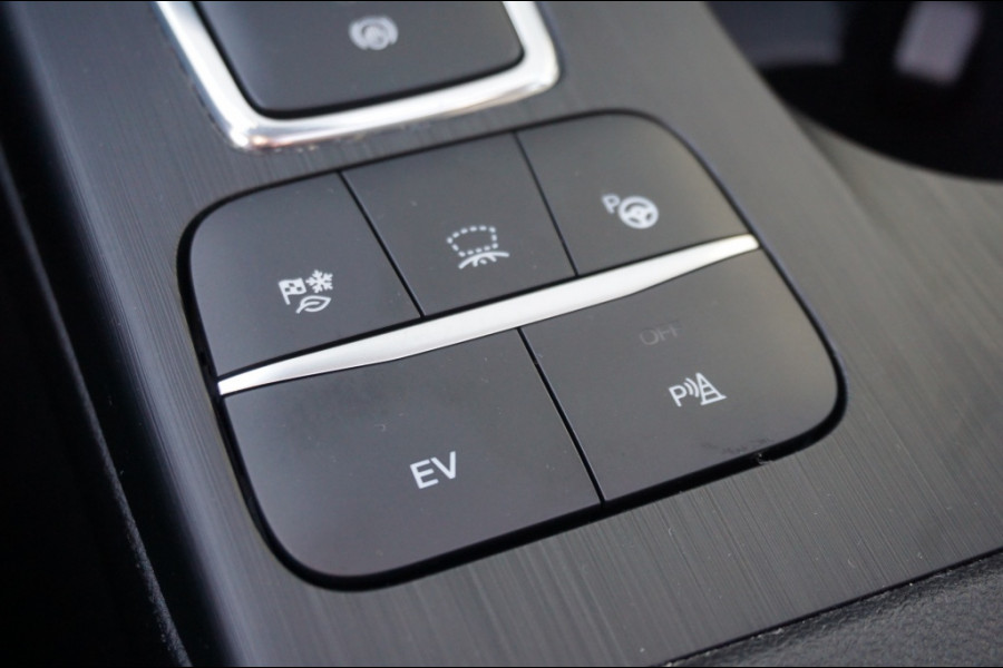 Ford Kuga 2.5 PHEV Titanium | PANO | WINTERPACK | HEAD UP | CARPLAY