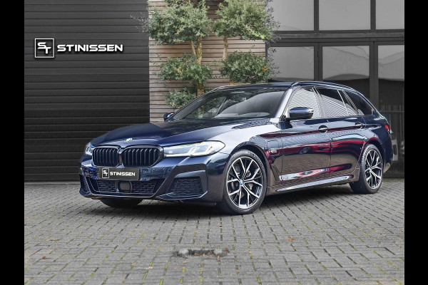 BMW 5 Serie 530e xDrive Business M-sport Laser ACC Leren bekleding 19 inch velgen Trekhaak