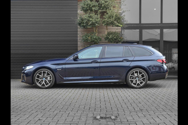 BMW 5 Serie 530e xDrive Business M-sport Laser ACC Leren bekleding 19 inch velgen Trekhaak