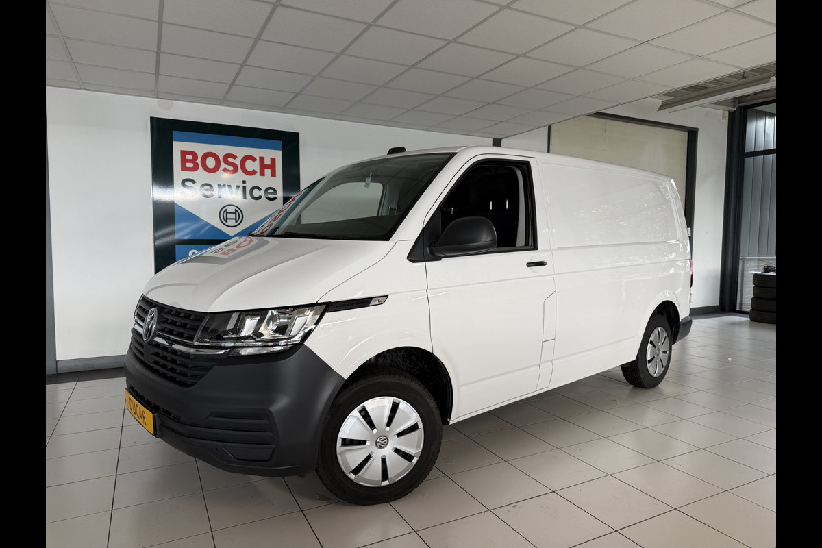 Volkswagen Transporter 2.0 TDI L1H1 Automaat Airco /carplay / Camera / 3 zits / Trekhaak