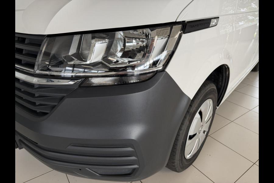 Volkswagen Transporter 2.0 TDI L1H1 Automaat Airco /carplay / Camera / 3 zits / Trekhaak