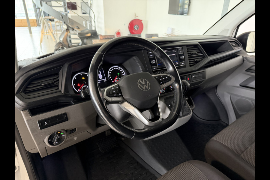 Volkswagen Transporter 2.0 TDI L1H1 Automaat Airco /carplay / Camera / 3 zits / Trekhaak