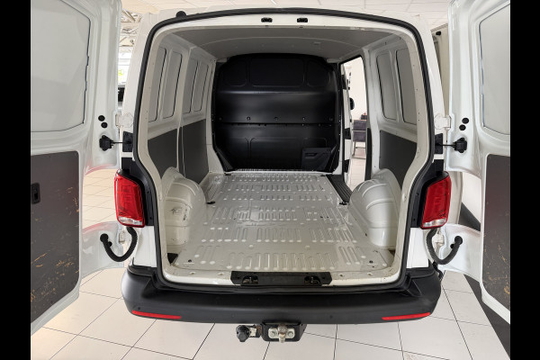 Volkswagen Transporter 2.0 TDI L1H1 Automaat Airco /carplay / Camera / 3 zits / Trekhaak