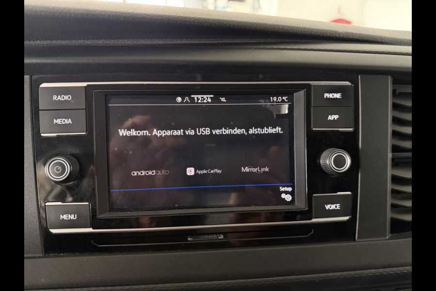 Volkswagen Transporter 2.0 TDI L1H1 Automaat Airco /carplay / Camera / 3 zits / Trekhaak