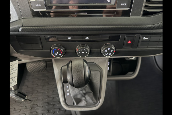 Volkswagen Transporter 2.0 TDI L1H1 Automaat Airco /carplay / Camera / 3 zits / Trekhaak