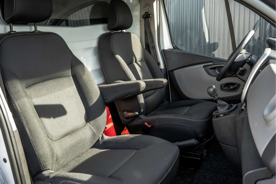 Renault Trafic 1.6 dCi 95 L1H1 | Cruise | Navi | Airco | Trekhaak | Imperiaal