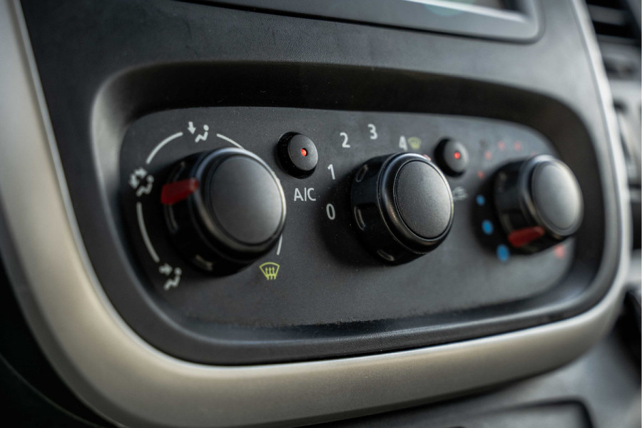 Renault Trafic 1.6 dCi 95 L1H1 | Cruise | Navi | Airco | Trekhaak | Imperiaal