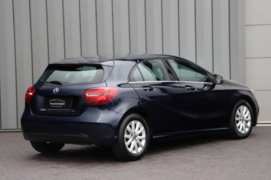 Mercedes-Benz A-Klasse 180 Business Solution | Led | Stoelverwarming | Cruise-control | Apple-carplay | Camera | Startknop | Facelift | NL-Auto | 2018.