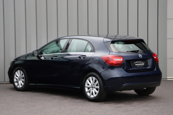 Mercedes-Benz A-Klasse 180 Business Solution | Led | Stoelverwarming | Cruise-control | Apple-carplay | Camera | Startknop | Facelift | NL-Auto | 2018.