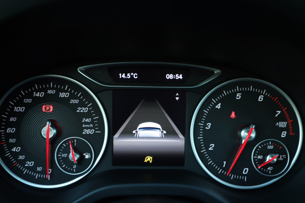 Mercedes-Benz A-Klasse 180 Business Solution | Led | Stoelverwarming | Cruise-control | Apple-carplay | Camera | Startknop | Facelift | NL-Auto | 2018.