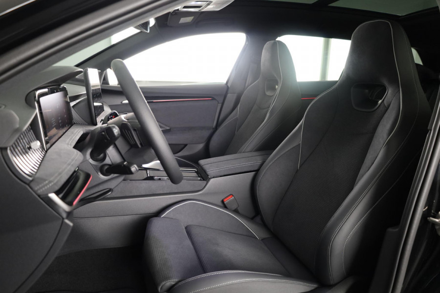 Škoda Superb Combi Sportline Business PHEV 1.5 TSI 204pk DSG-6 | Trekhaak | Travel assist plus | Panoramadak | Canton | 19 inch lichtmetalen velgen