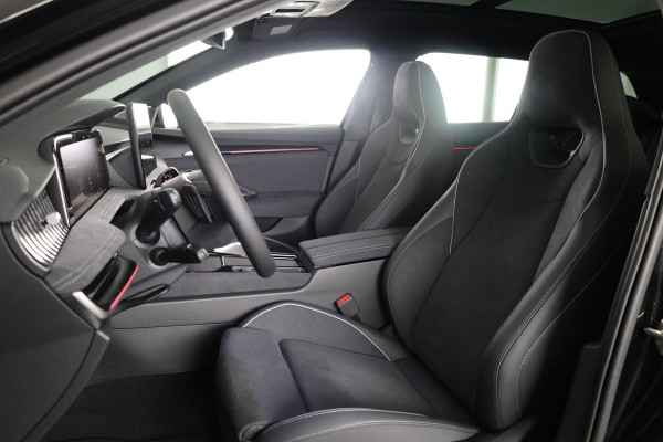 Škoda Superb Combi Sportline Business PHEV 1.5 TSI 204pk DSG-6 | Trekhaak | Travel assist plus | Panoramadak | Canton | 19 inch lichtmetalen velgen