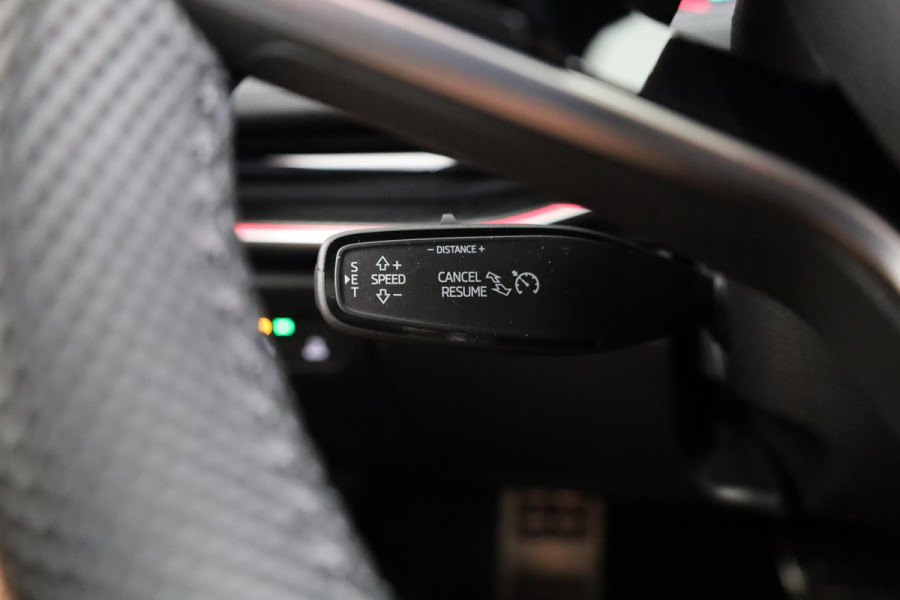 Škoda Superb Combi Sportline Business PHEV 1.5 TSI 204pk DSG-6 | Trekhaak | Travel assist plus | Panoramadak | Canton | 19 inch lichtmetalen velgen