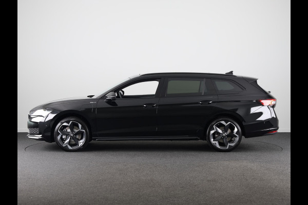 Škoda Superb Combi Sportline Business PHEV 1.5 TSI 204pk DSG-6 | Trekhaak | Travel assist plus | Panoramadak | Canton | 19 inch lichtmetalen velgen