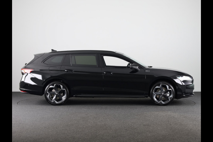Škoda Superb Combi Sportline Business PHEV 1.5 TSI 204pk DSG-6 | Trekhaak | Travel assist plus | Panoramadak | Canton | 19 inch lichtmetalen velgen