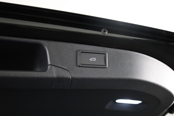 Škoda Superb Combi Sportline Business PHEV 1.5 TSI 204pk DSG-6 | Trekhaak | Travel assist plus | Panoramadak | Canton | 19 inch lichtmetalen velgen