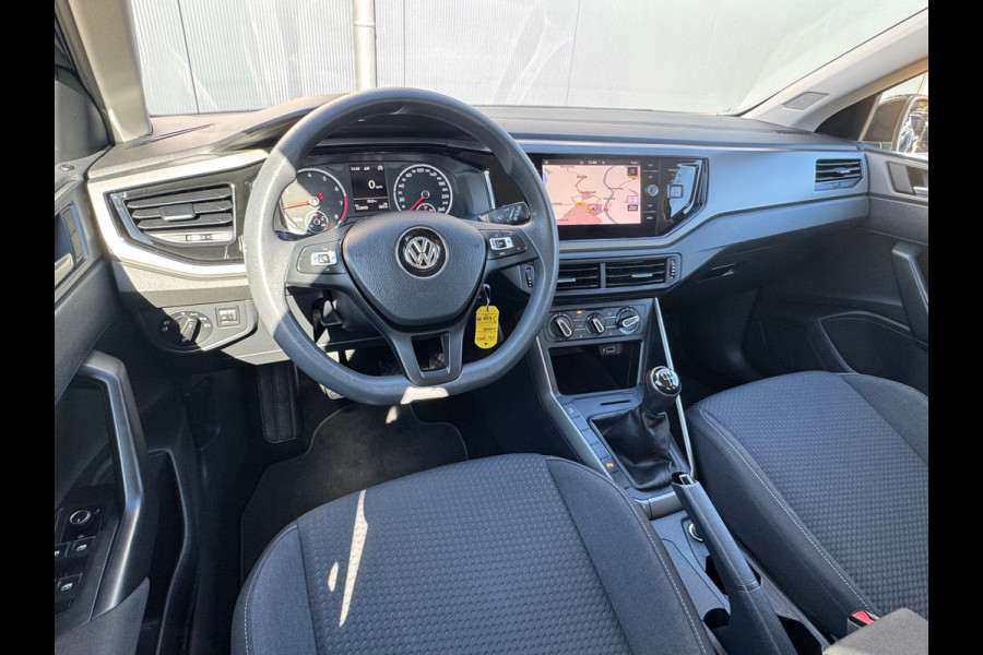 Volkswagen Polo 1.0 TSI Comfortline Business * Navigatiesysteem * Stoelverwarming *