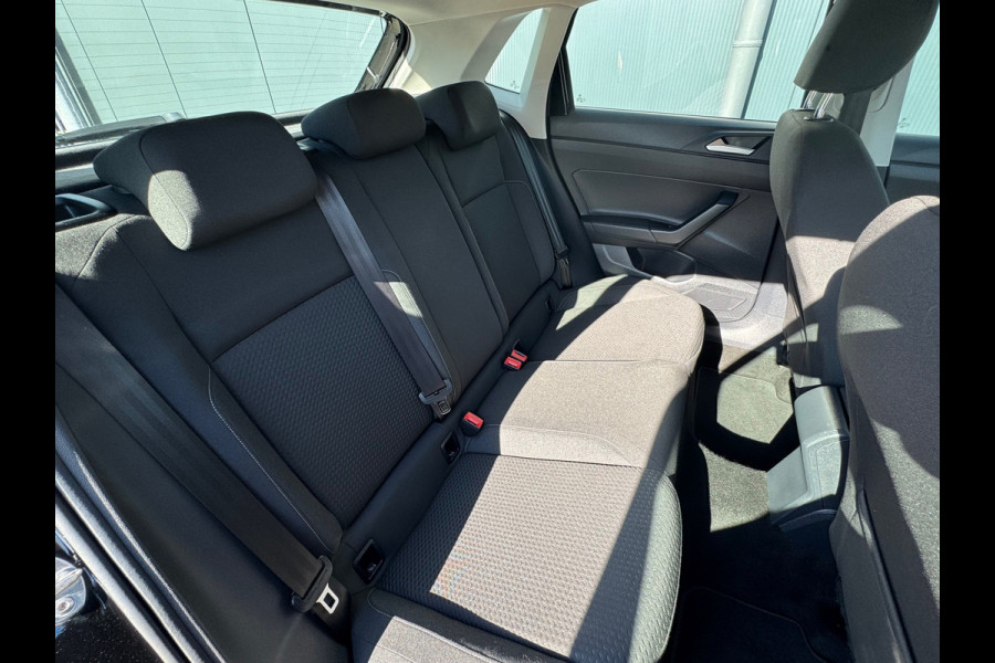 Volkswagen Polo 1.0 TSI Comfortline Business * Navigatiesysteem * Stoelverwarming *