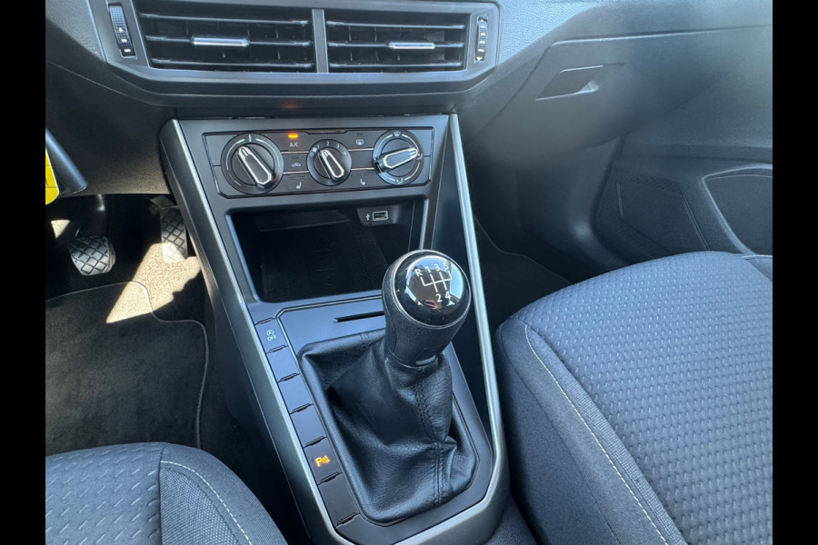 Volkswagen Polo 1.0 TSI Comfortline Business * Navigatiesysteem * Stoelverwarming *