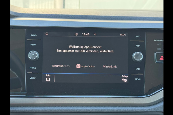 Volkswagen Polo 1.0 TSI Comfortline Business * Navigatiesysteem * Stoelverwarming *