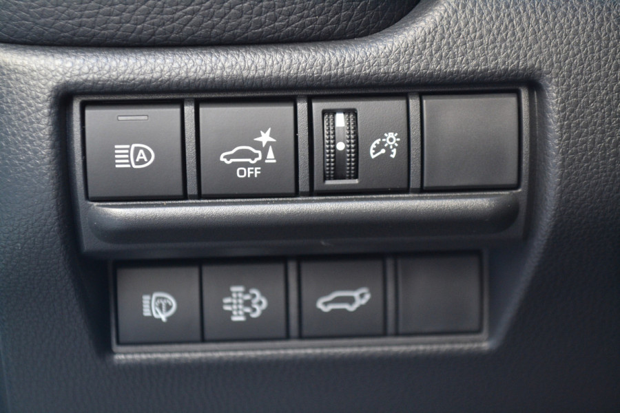 Toyota Land Cruiser 2.8 D-4D Hybrid Navigator VAN