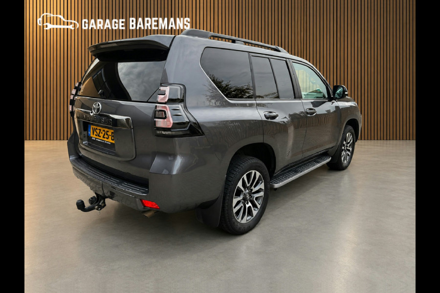 Toyota Land Cruiser 2.8 D-4D-F Black Edition Window Van