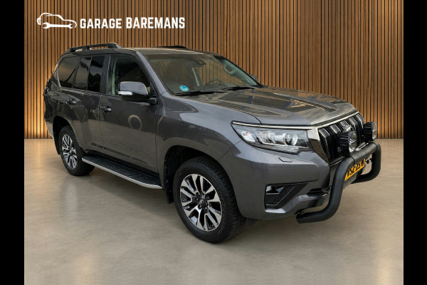 Toyota Land Cruiser 2.8 D-4D-F Black Edition Window Van