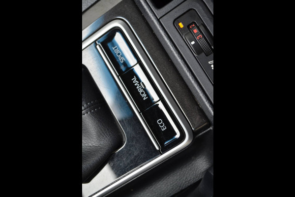 Toyota Land Cruiser 2.8 D-4D-F Black Edition Window Van