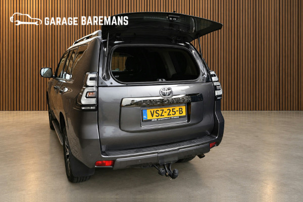 Toyota Land Cruiser 2.8 D-4D-F Black Edition Window Van