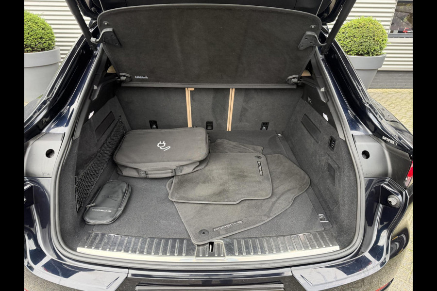 Porsche Cayenne Coupé 3.0 E-Hybrid Sport Chrono | Panoramadak | 360* Camera | Luchtvering | Bose |