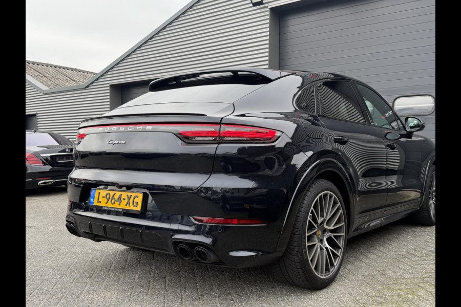 Porsche Cayenne Coupé 3.0 E-Hybrid Sport Chrono | Panoramadak | 360* Camera | Luchtvering | Bose |