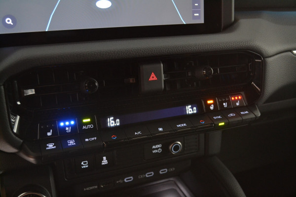 Toyota Land Cruiser 2.8 D-4D Hybrid Professional Pano Dak VAN