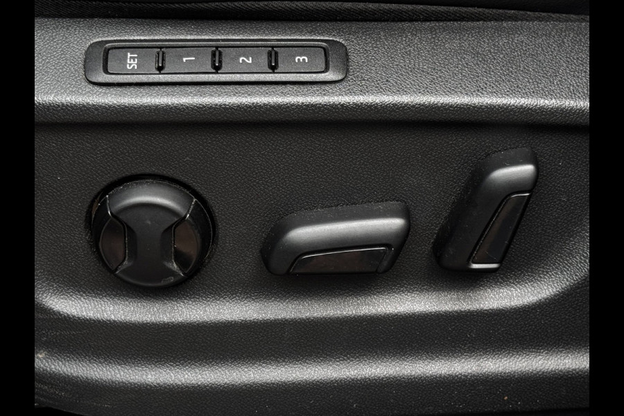 Škoda Kodiaq 1.5 TSI Sportline Business | NL-Auto | Sportstoelen + Memory | Camera | Winter Pack | Adaptive Cruise