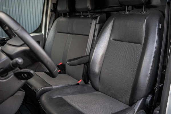 Opel Vivaro 1.5 L2H1 | Volledig ingericht | 1e Eigenaar | Cruise | PDC | Airco | 3-Zits