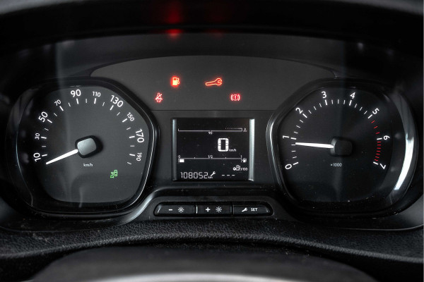 Opel Vivaro 1.5 L2H1 | Volledig ingericht | 1e Eigenaar | Cruise | PDC | Airco | 3-Zits