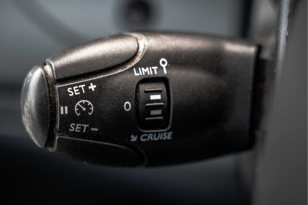 Opel Vivaro 1.5 L2H1 | Volledig ingericht | 1e Eigenaar | Cruise | PDC | Airco | 3-Zits