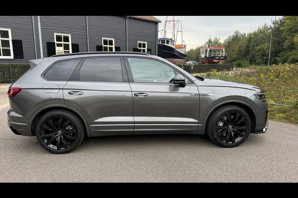 Volkswagen Touareg 3.0 TSi eHybrid 4MOTION R-Line Panoramadak leer Camera Electr.Trekhaak