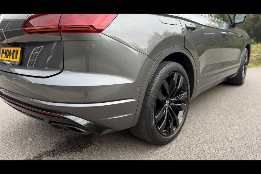 Volkswagen Touareg 3.0 TSi eHybrid 4MOTION R-Line Panoramadak leer Camera Electr.Trekhaak