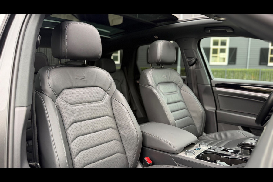 Volkswagen Touareg 3.0 TSi eHybrid 4MOTION R-Line Panoramadak leer Camera Electr.Trekhaak