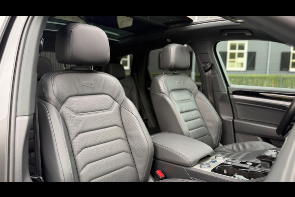 Volkswagen Touareg 3.0 TSi eHybrid 4MOTION R-Line Panoramadak leer Camera Electr.Trekhaak
