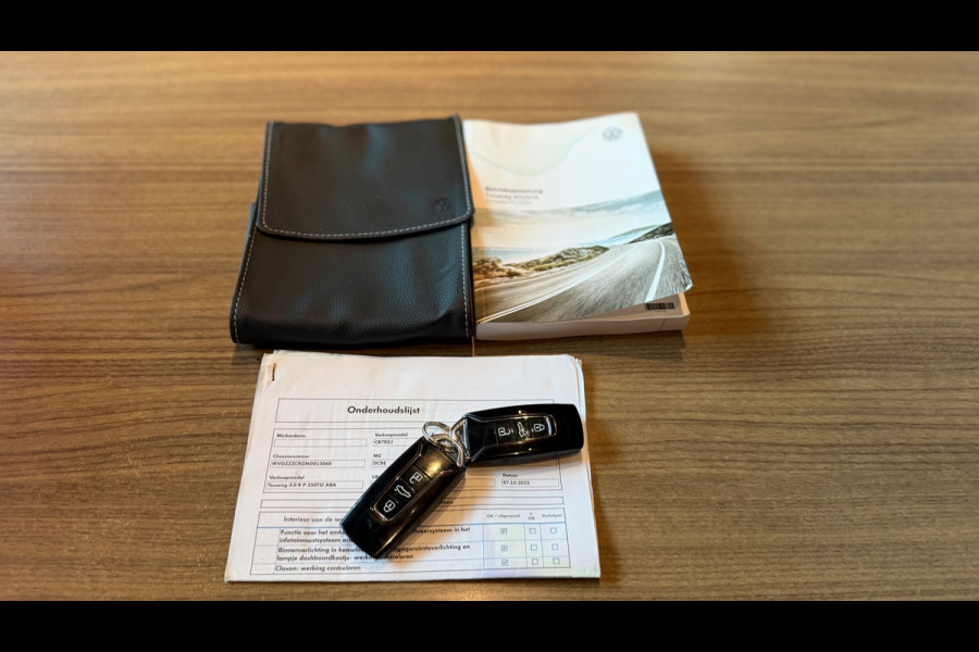 Volkswagen Touareg 3.0 TSi eHybrid 4MOTION R-Line Panoramadak leer Camera Electr.Trekhaak