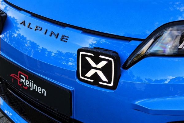 ALPINE A290 GTS 220PK 52 kWh | DEVIALET AUDIO SYSTEM | DRAADLOZE TELEFOONLADER | ELEKTRISCH VERWARMBAAR STUURWIEL | 19" LICHTMETALEN VELGEN "SNOWFLAKE" NOIR BRILLIANT | ALPINE LOGO OP ZIJSCHERMEN | BREMBO REMKLAUWEN "ROUGE RACING" | ALPINE TELEMETRICS PREMIUM | NAPPA LEDEREN BEKLEDING BLUE PROFOND/GRIS EVEE MET ALPINE STIKSELS EN LOGO | MICHELIN PILOT SPORT BANDEN | ALPINE SPORT CHASSIS | GROOTLICHT ASSISTENT | DCC | ADAPTIVE CRUISE CONTROL | PARKEERNSENSOREN VOOR ACHTER EN ZIJKANT | ACHTERUITRIJ CAMERA | HANDSFREE CARD | VERWARMBARE VOORSTOELEN | WARMTEPOMP | NAVIGATIE BY "GOOGLE